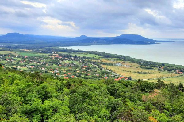 Kilátás a Balatongyöröki kilátóból