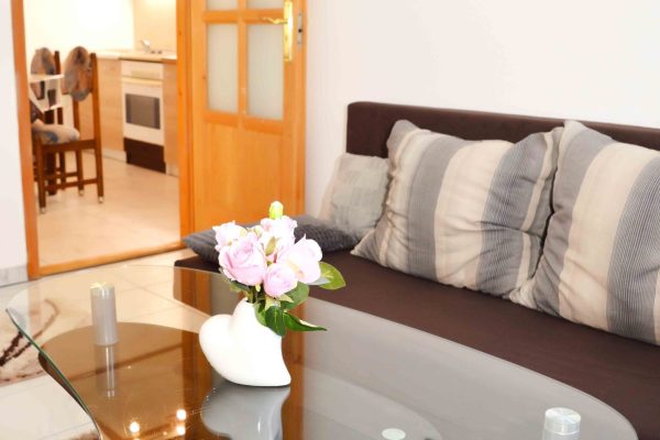 Lorabel-Apartmanhaz-Heviz-Grand-family-erkelyes-apartman-Heviz-szallas-Heviz-apartman-5-1-scaled