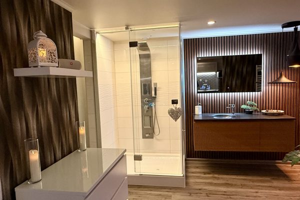 delux-apartman-luxus-mosdopult-meleg-tonusu-romantikus-vilagitassal