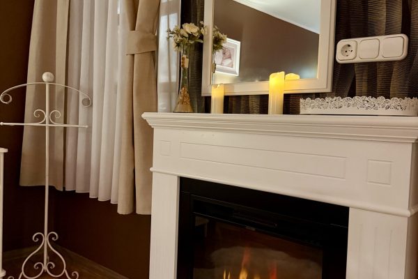 romantik-apartman-kandallo-gyertyak